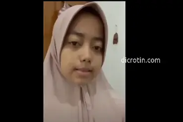 Cewek Jilbab Mukanya Sih Lugu Tapi Suka Pemer Memek poster
